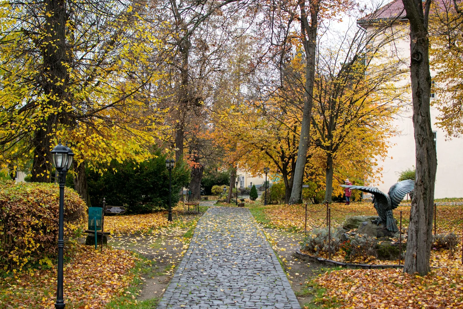 Hradný park a okolie hradu